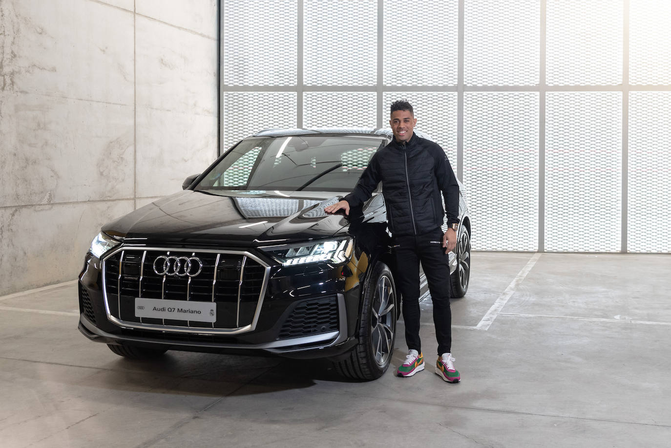 Galería: derroche de CV en los nuevos &#039;coches oficiales&#039; del Real Madrid