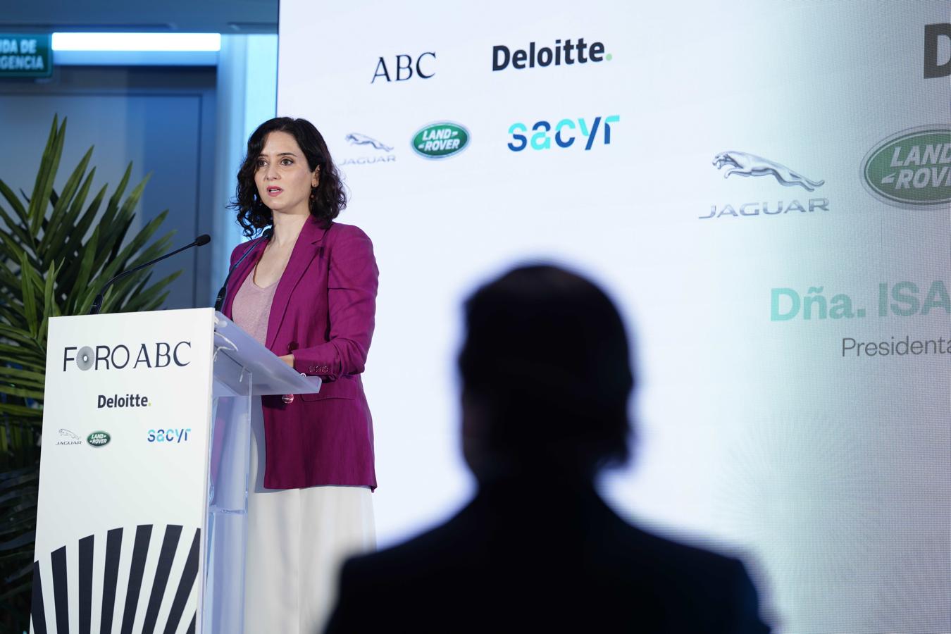 Isabel Díaz Ayuso ha protagonizado el Foro ABC-Deloitte, que se ha celebrado durante la mañana del martes: «Quien no sabe conjugar la salud y la economía no sabe gestionar». 