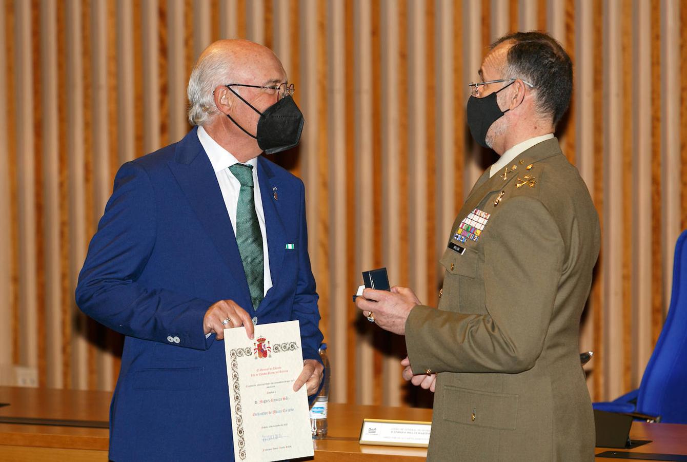 El Museje entrega sus cédulas a los embajadores de la «Marca Ejército»