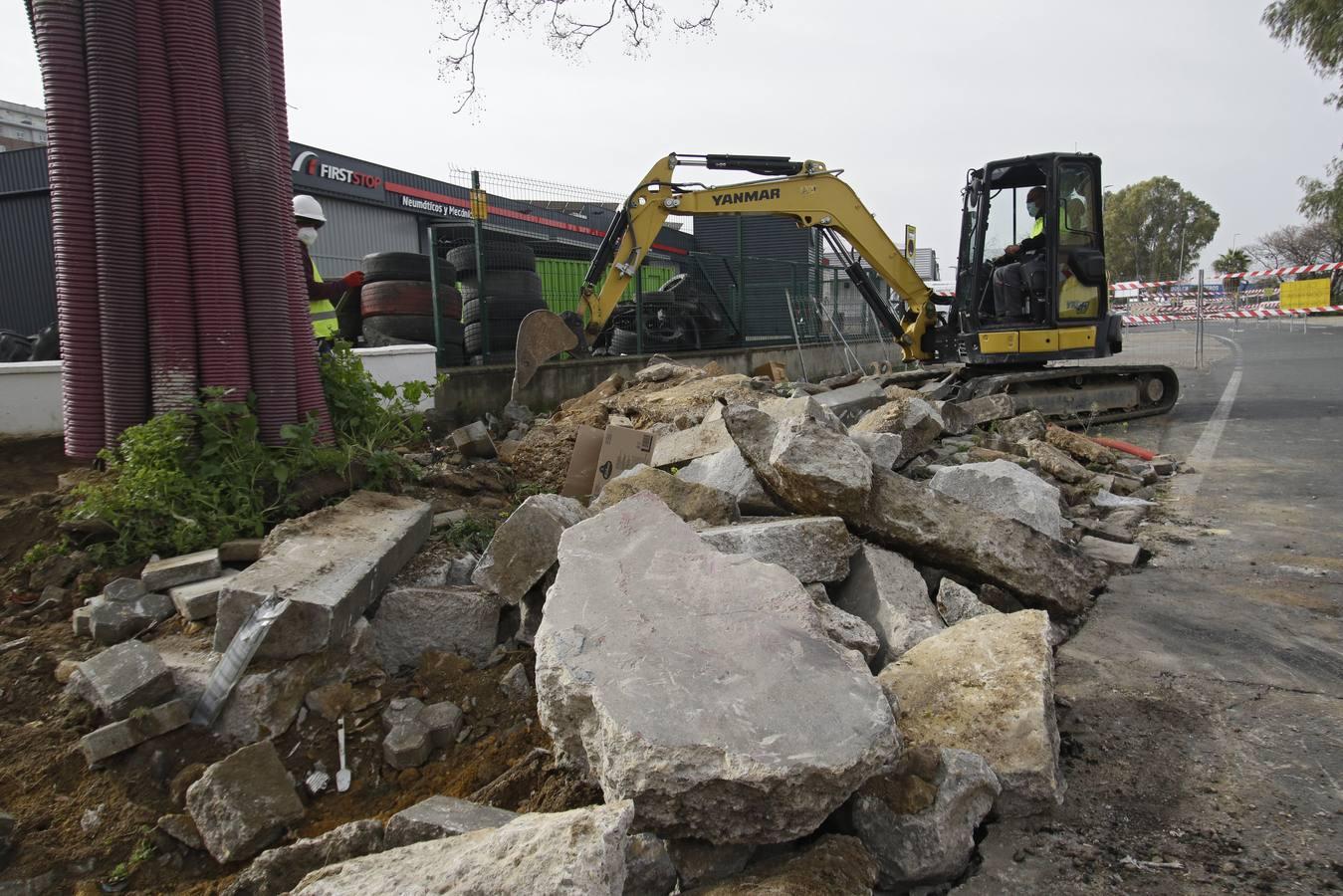 En imágenes, obras de mejora en la calle Aviación del Polígono Calonge