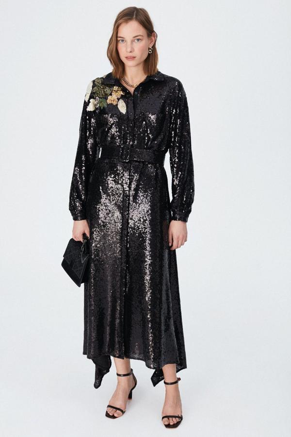 Vestido midi de lentejuelas con bordados de Purificación García (precio: 167€ / antes: 398€)