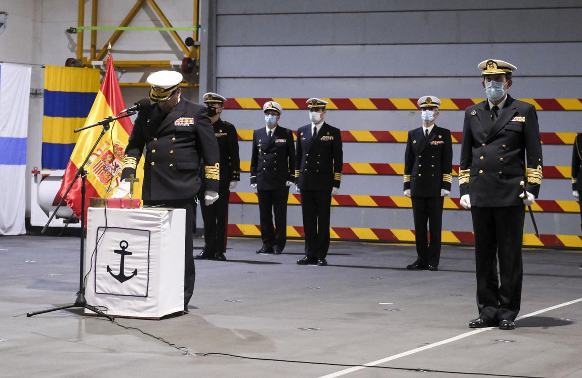 En imágenes: La toma de posesión del nuevo Almirante de la Flota a bordo del Juan Carlos I