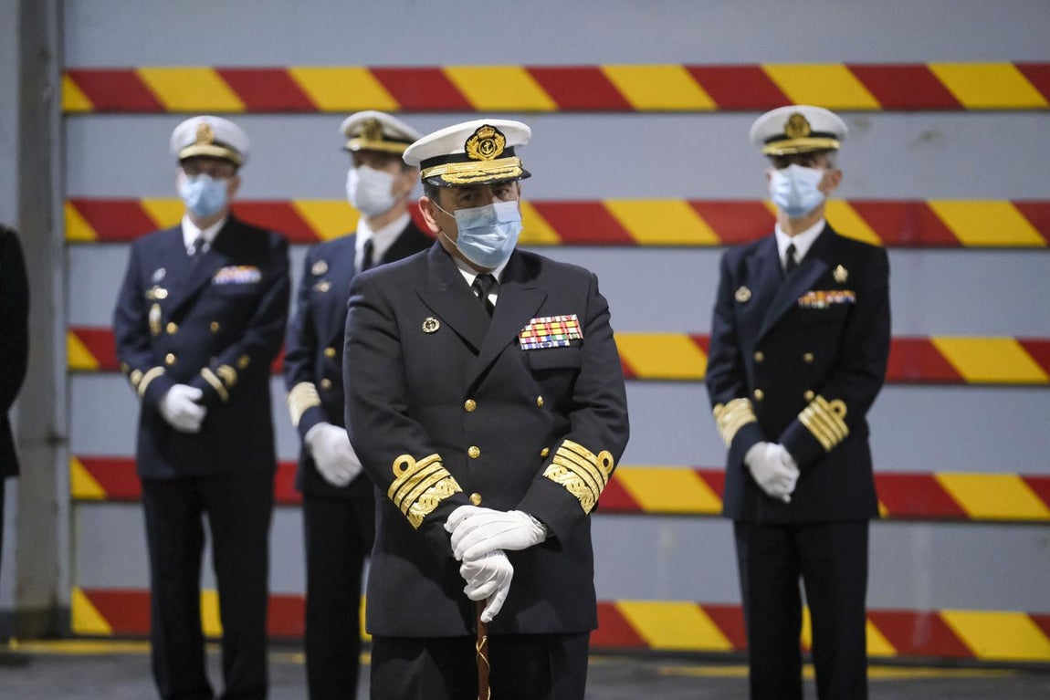 En imágenes: La toma de posesión del nuevo Almirante de la Flota a bordo del Juan Carlos I