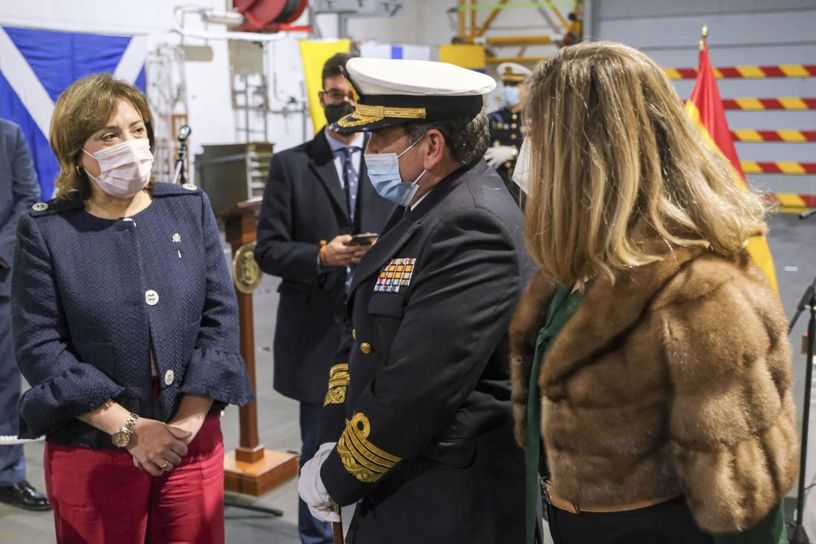 En imágenes: La toma de posesión del nuevo Almirante de la Flota a bordo del Juan Carlos I
