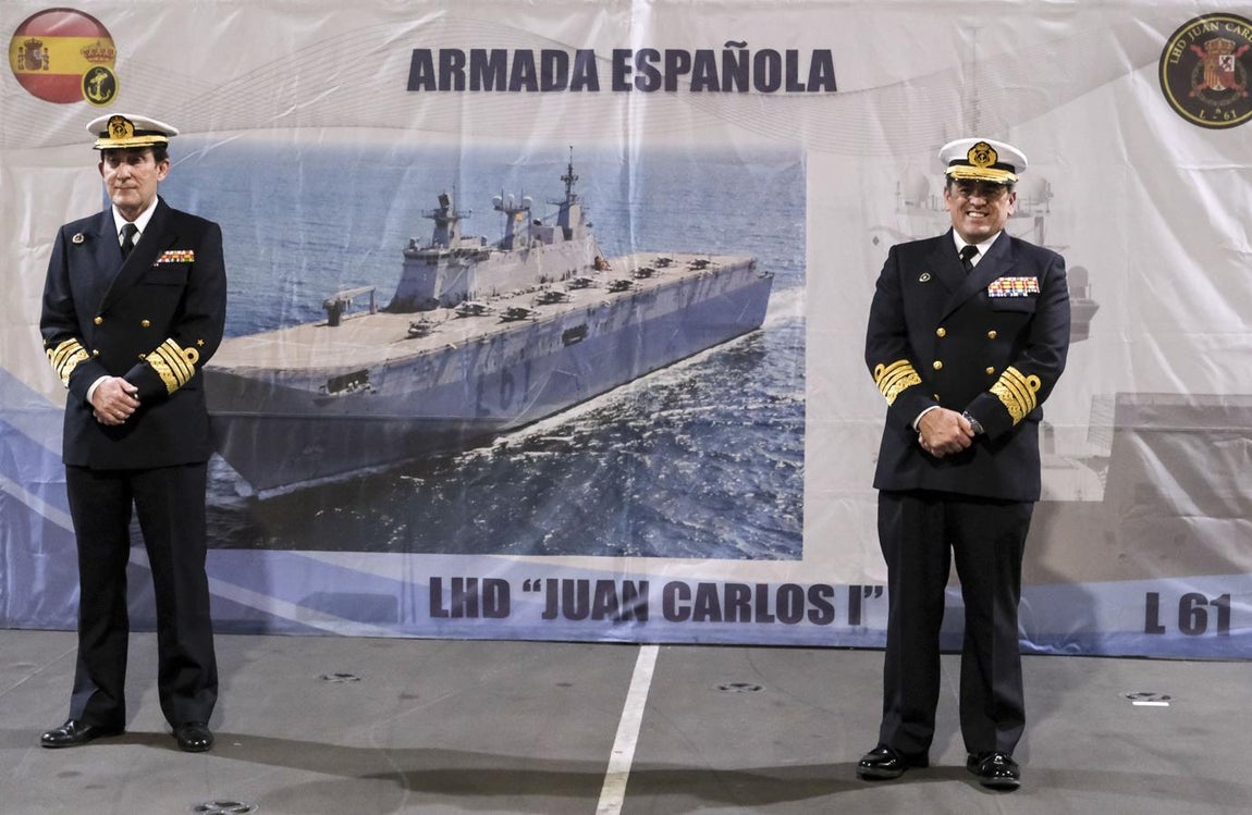 En imágenes: La toma de posesión del nuevo Almirante de la Flota a bordo del Juan Carlos I