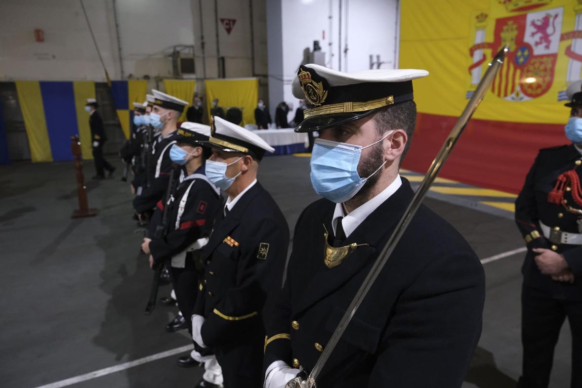 En imágenes: La toma de posesión del nuevo Almirante de la Flota a bordo del Juan Carlos I