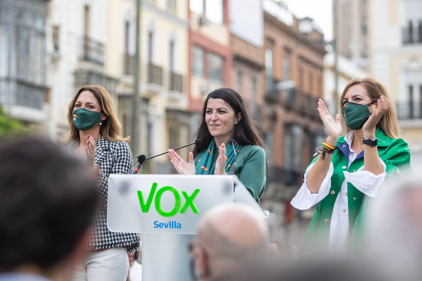 En imágenes, acto de Vox en la Plaza de San Francisco de Sevilla