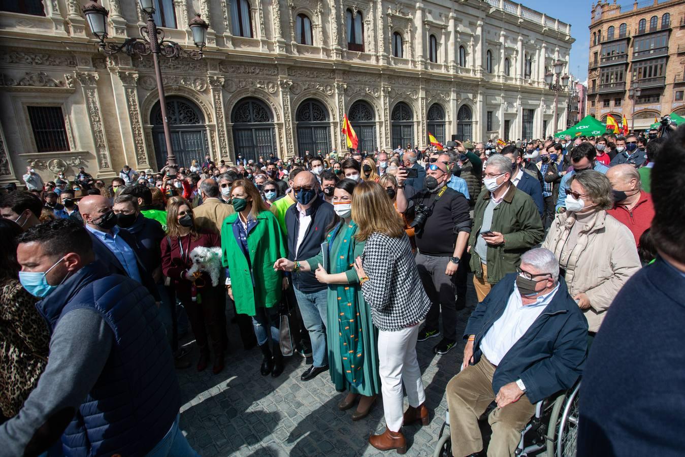 En imágenes, acto de Vox en la Plaza de San Francisco de Sevilla