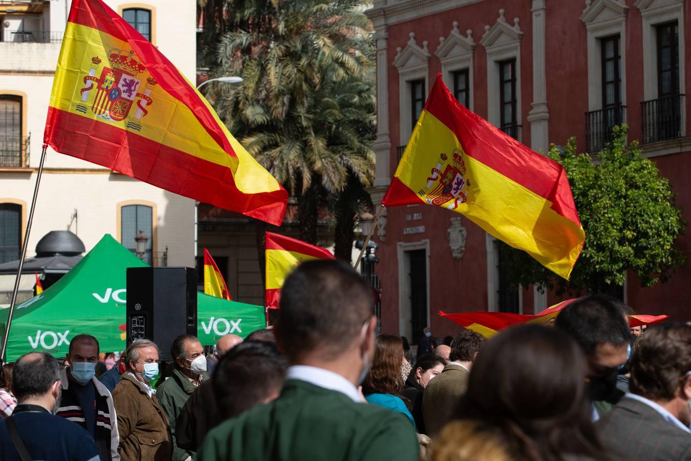 En imágenes, acto de Vox en la Plaza de San Francisco de Sevilla