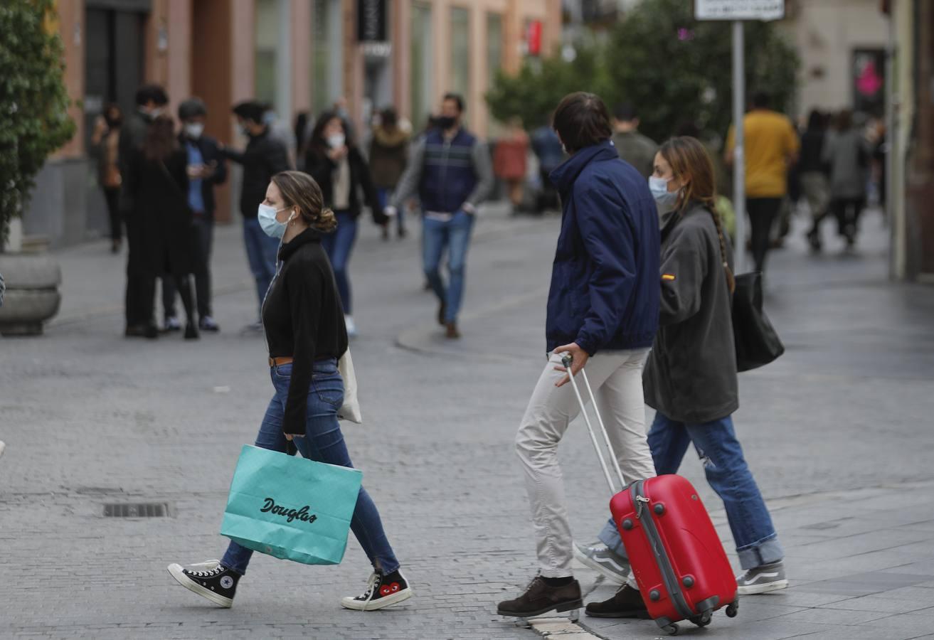 Las buenas temperaturas del puente del Día de Andalucía invitan a los paseos por Sevilla