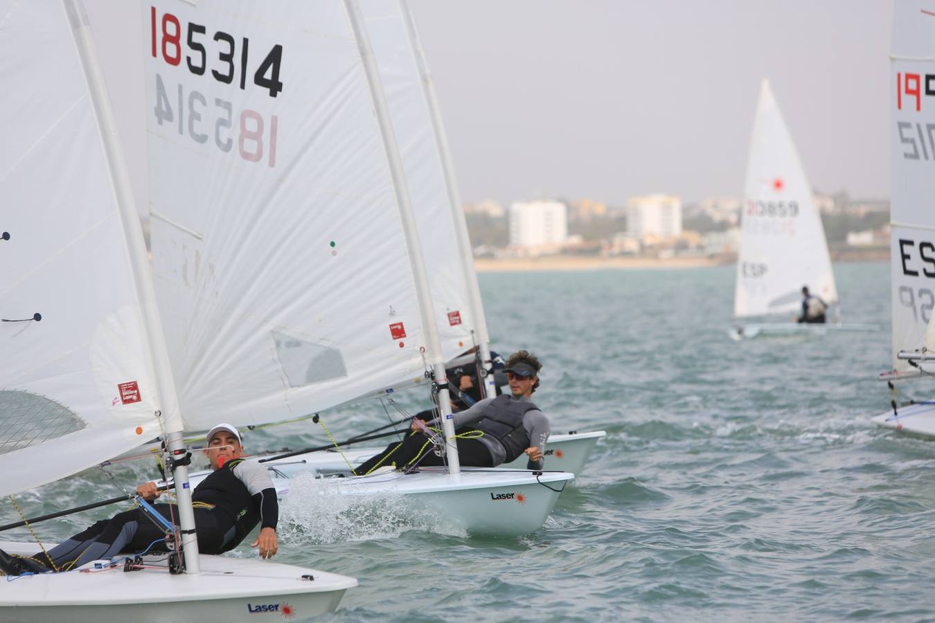 FOTOS: La Semana Olímpica Andaluza de vela, en la Bahía de Cádiz