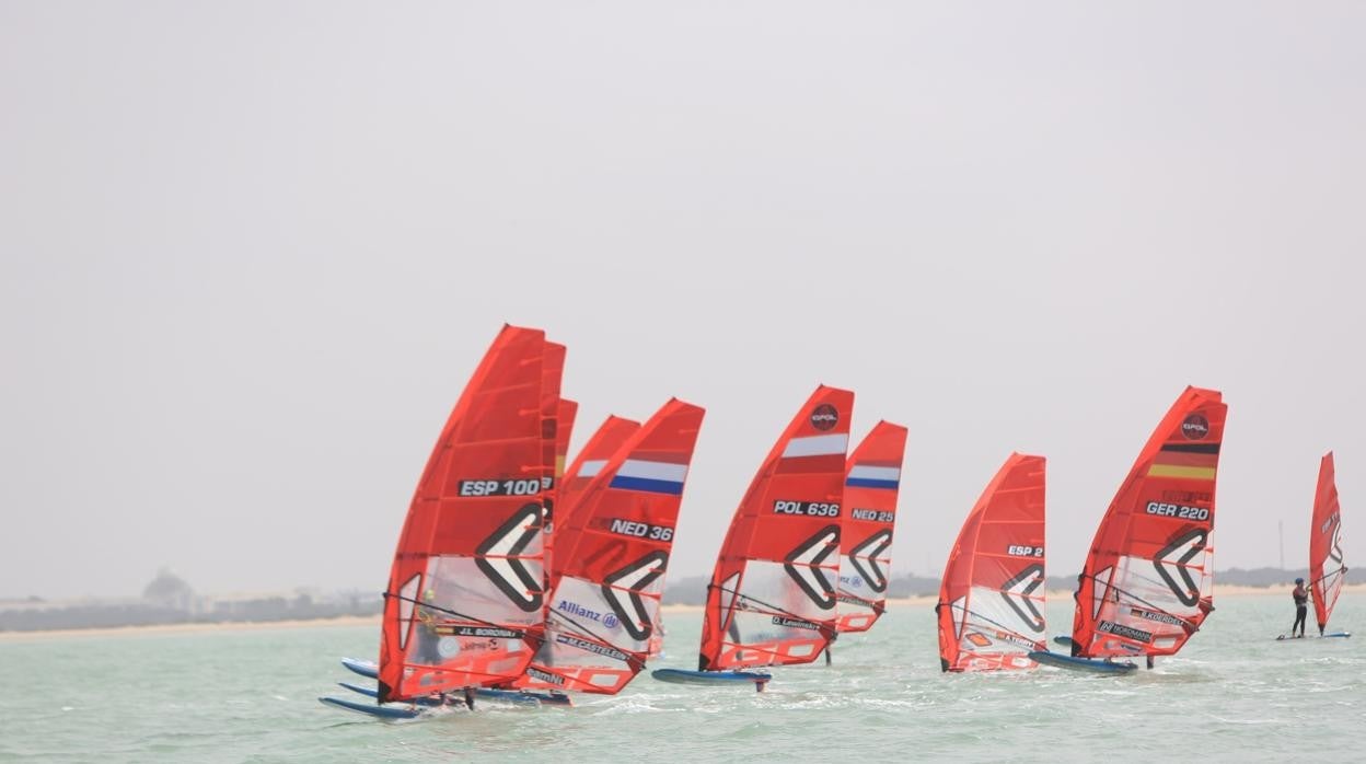 FOTOS: La Semana Olímpica Andaluza de vela, en la Bahía de Cádiz