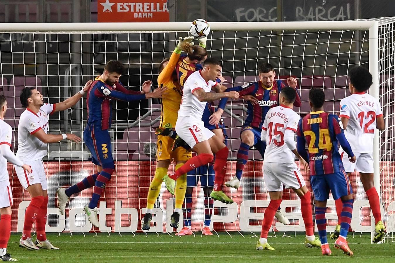 En imágenes, la vuelta de semifinales de la Copa del Rey entre el Barcelona y el Sevilla