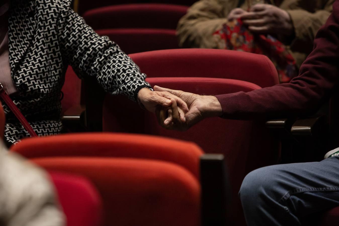 En imágenes, los mayores vuelven al teatro en Sevilla con la última obra de Los Compadres