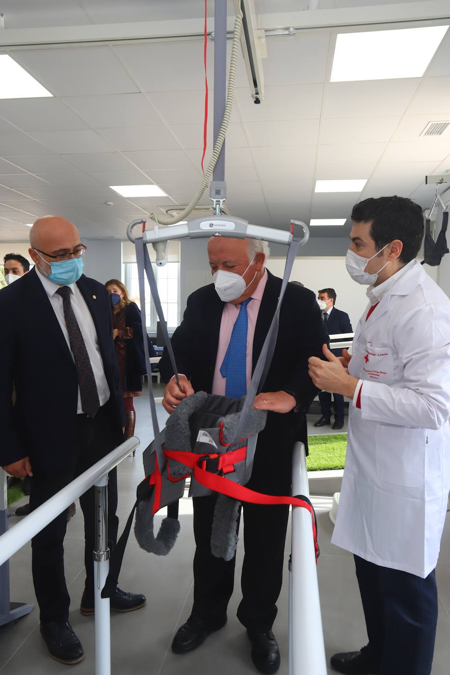 La inauguración del Instituto de Neurociencias de Cruz Roja en Córdoba, en imágenes