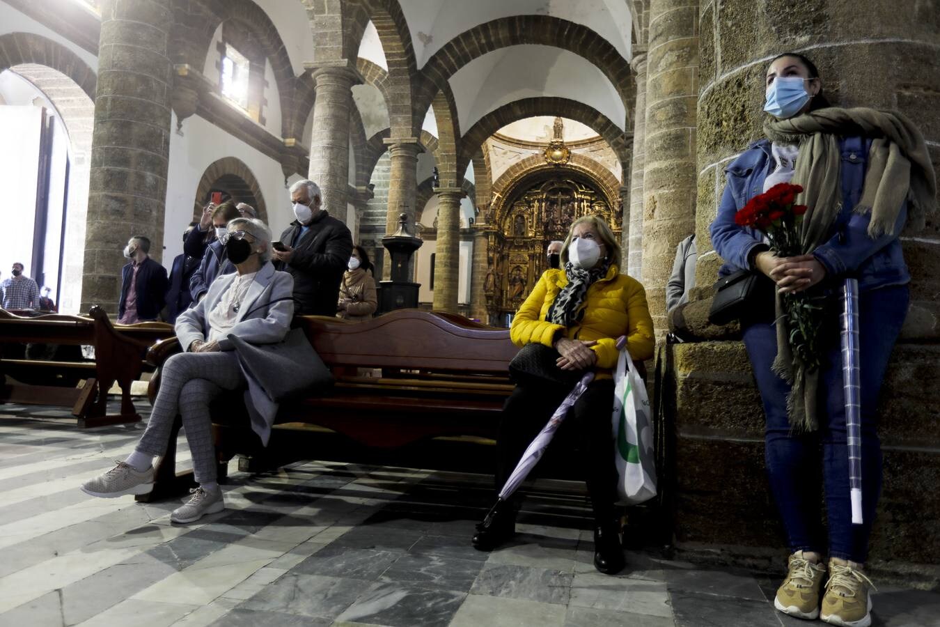 FOTOS: Veneración ante la imagen de Jesús de Medinaceli en Cádiz