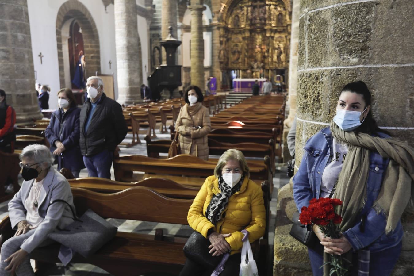 FOTOS: Veneración ante la imagen de Jesús de Medinaceli en Cádiz