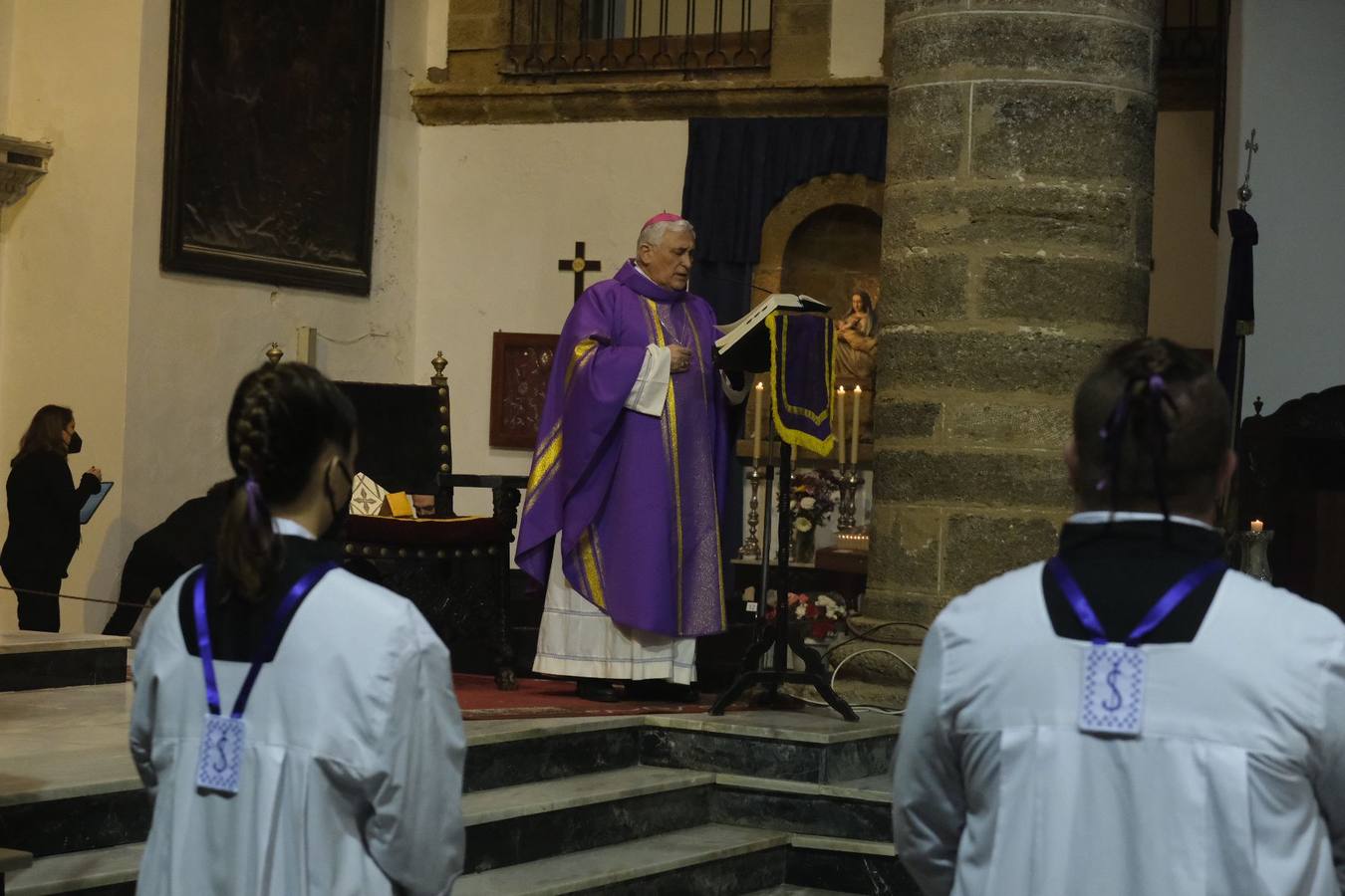 FOTOS: Veneración ante la imagen de Jesús de Medinaceli en Cádiz