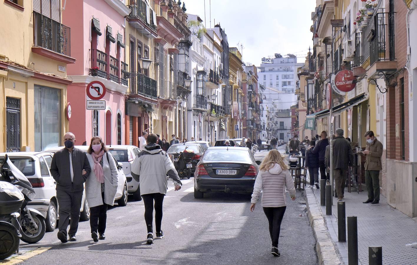 En imágenes, ambiente de domingo en las calles de Sevilla