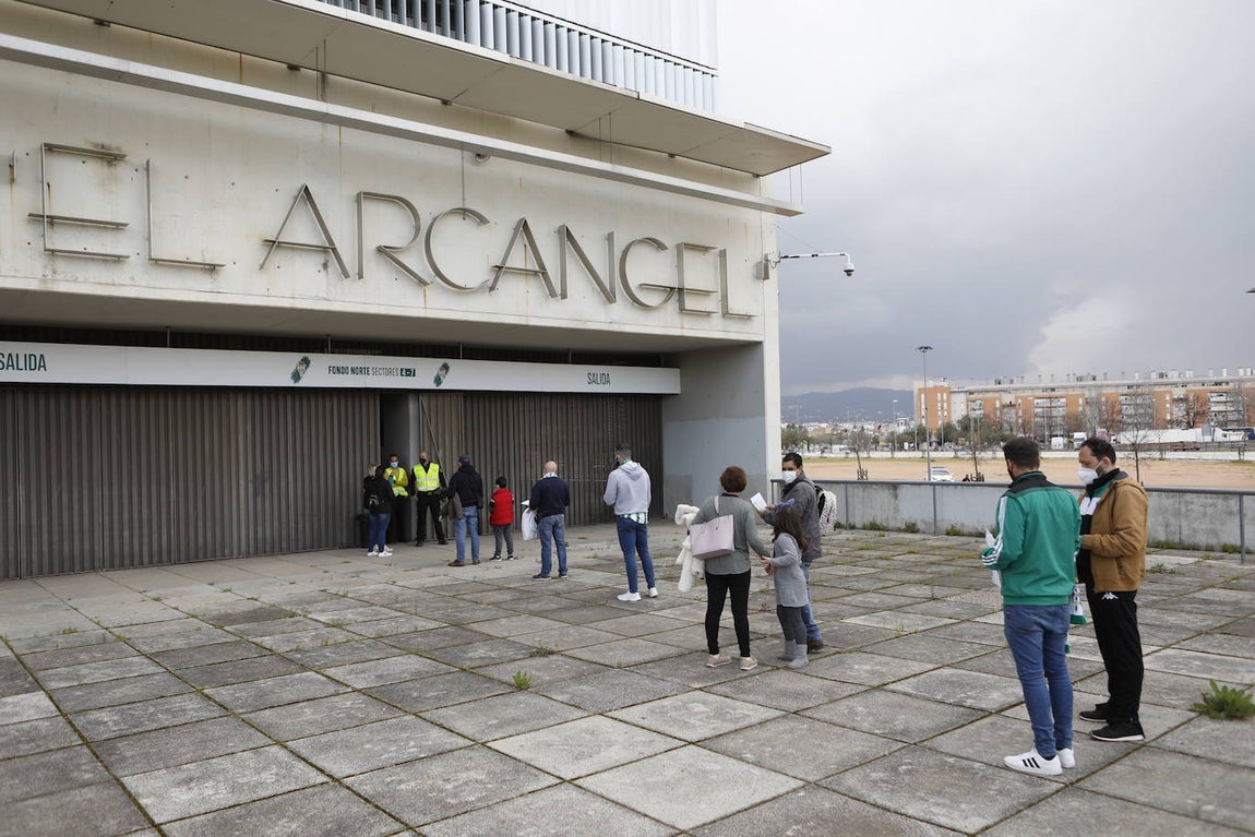La vuelta del público en el Córdoba CF - Real Murcia, en imágenes