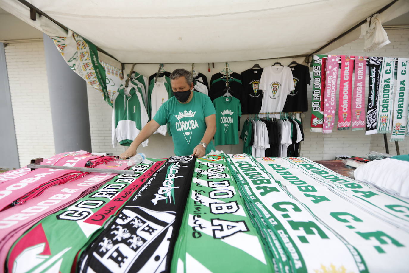 La vuelta del público en el Córdoba CF - Real Murcia, en imágenes