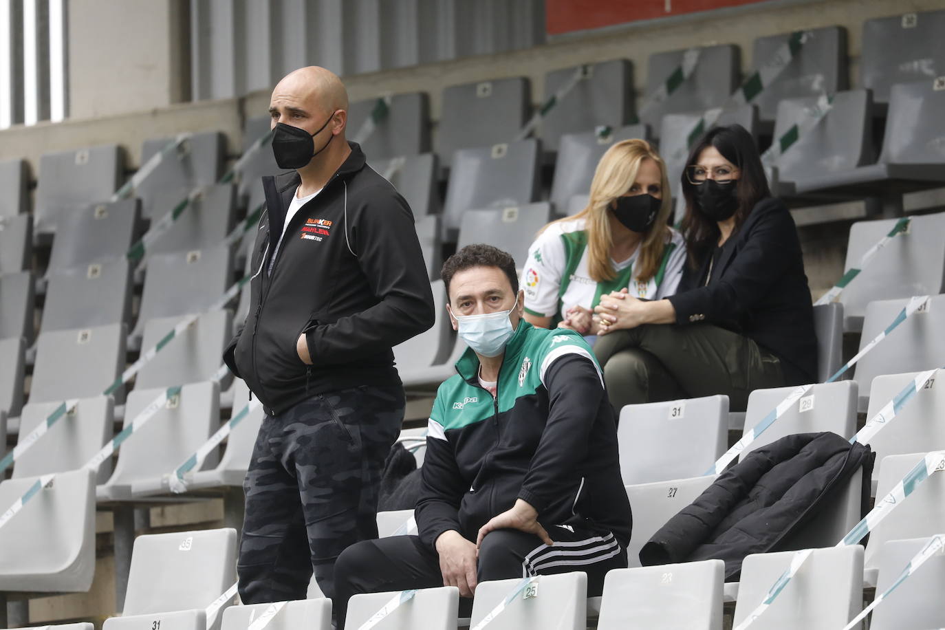 La vuelta del público en el Córdoba CF - Real Murcia, en imágenes