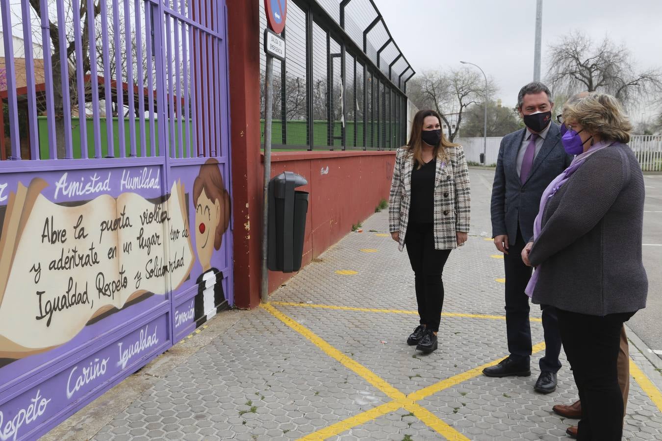 Juan Espadas, en la celebración del Día de la Mujer en el CEIP Menéndez Pidal