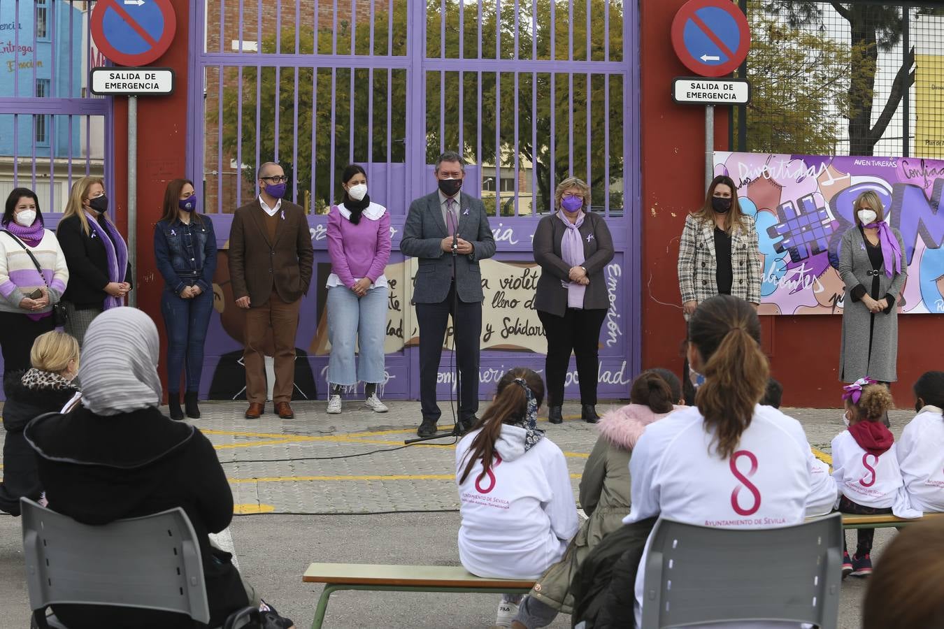 Juan Espadas, en la celebración del Día de la Mujer en el CEIP Menéndez Pidal