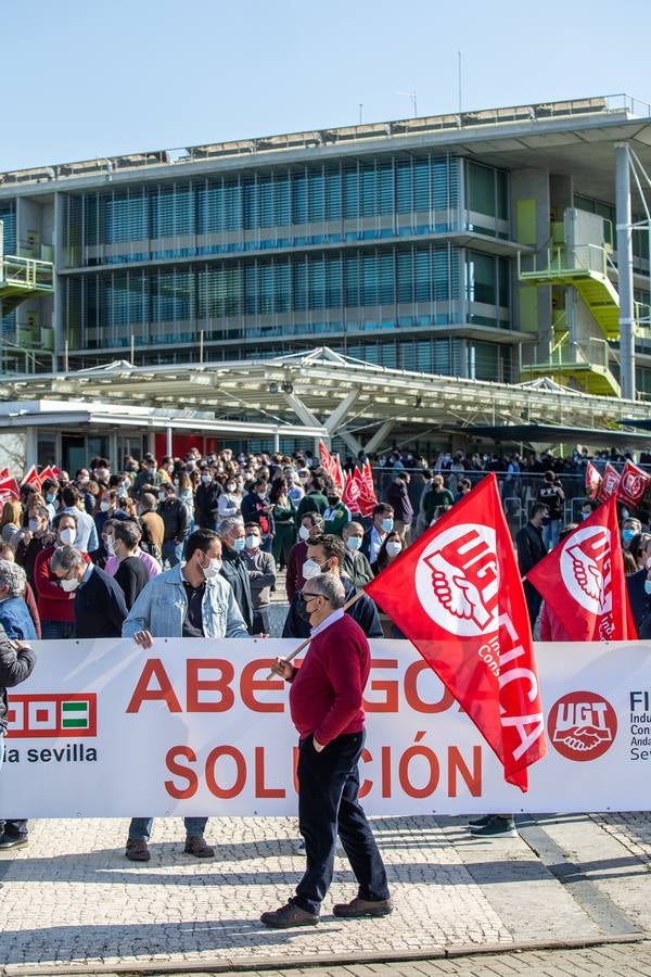 Concentración de trabajadores de Abengoa en Palmas Altas