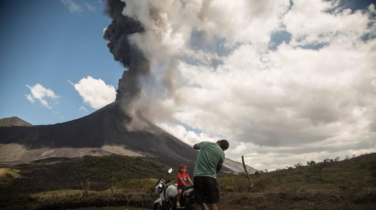 La erupción del volcán Pacaya, en imágenes