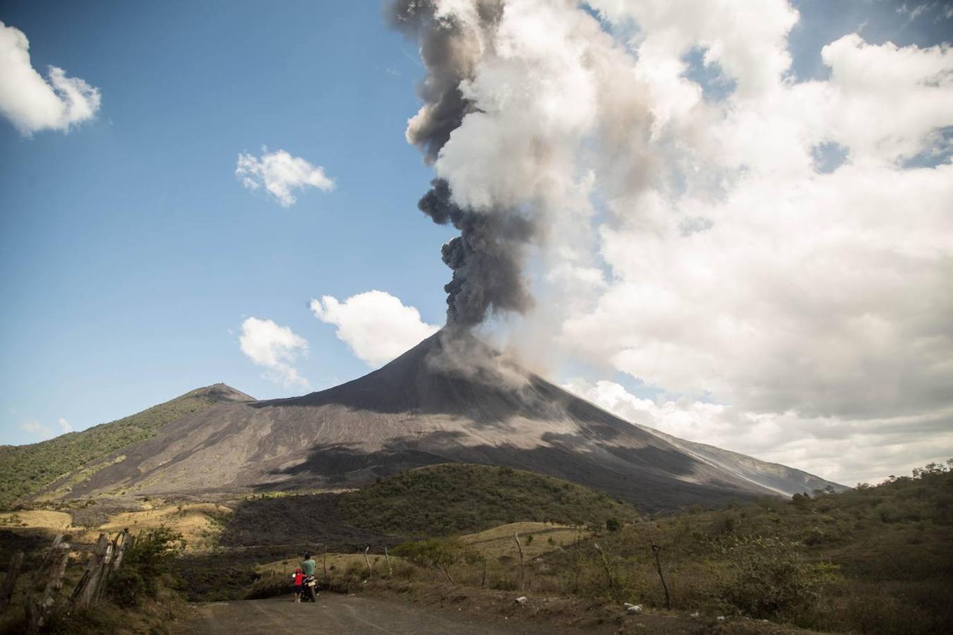 El volcán, uno de los 32 que existen en el territorio guatemalteco, ha mantenido una actividad constante en el presente año. 