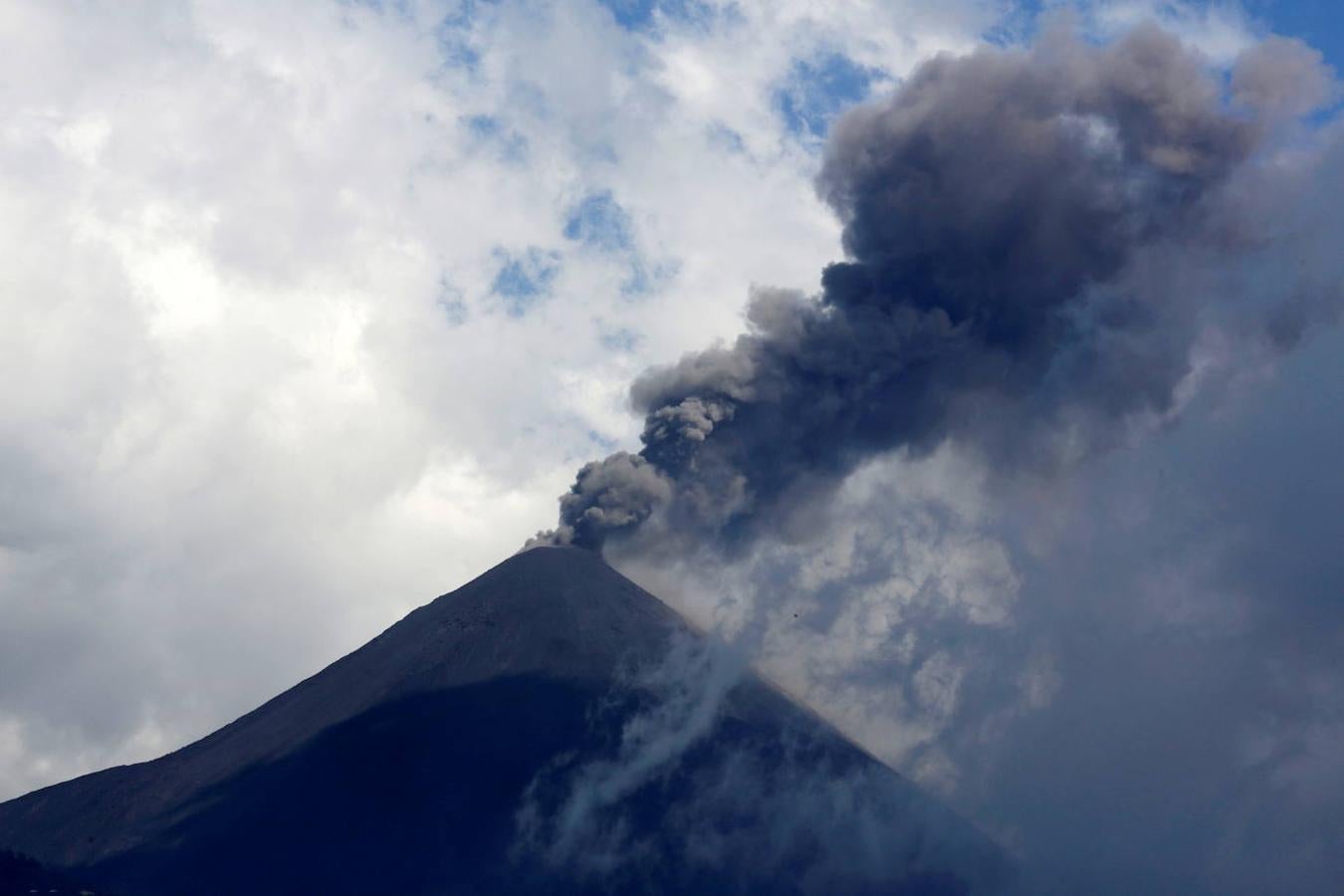 Una de las más grandes erupciones del Pacaya se registró el 27 de mayo de 2010. 