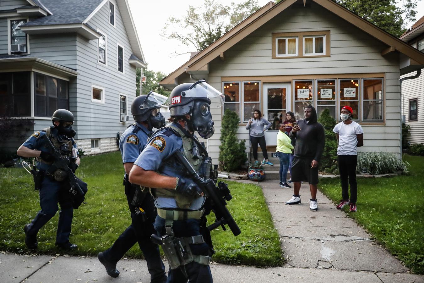 (Nominada como reportaje gráfico de actualidad) Disturbios en Minneapolis: Las secuelas de George Floyd. 