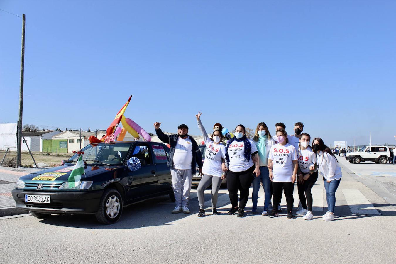 La protesta de los feriantes por las calles de Lucena, en imágenes