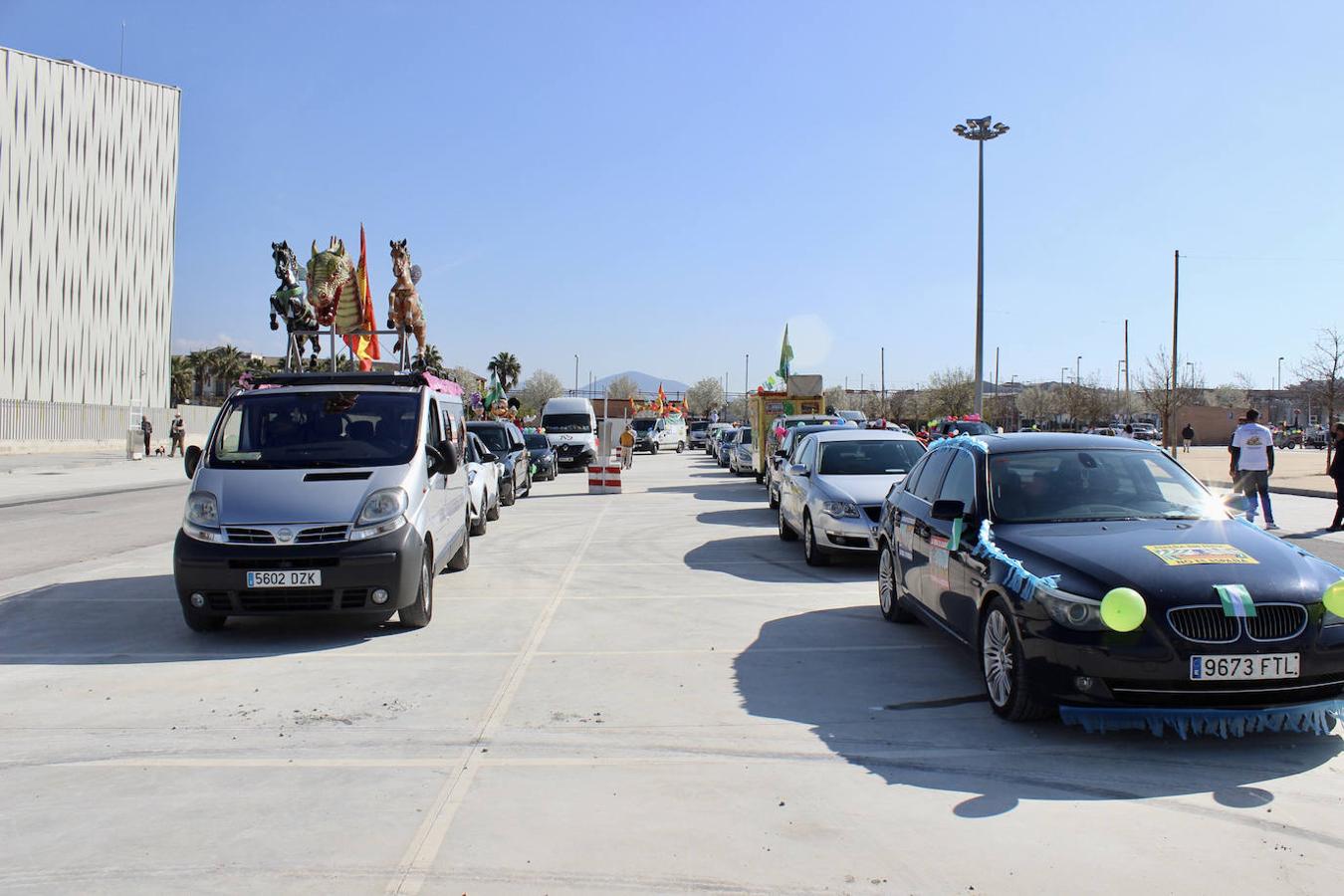 La protesta de los feriantes por las calles de Lucena, en imágenes