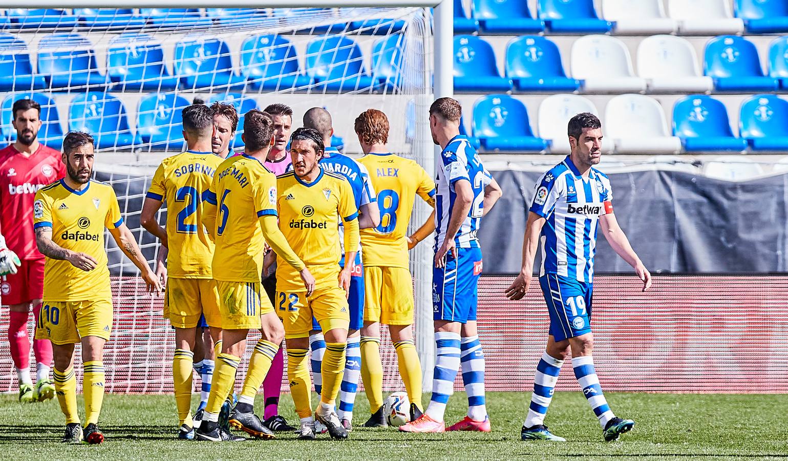 FOTOS: Las imágenes del empate del Cádiz ante el Alavés