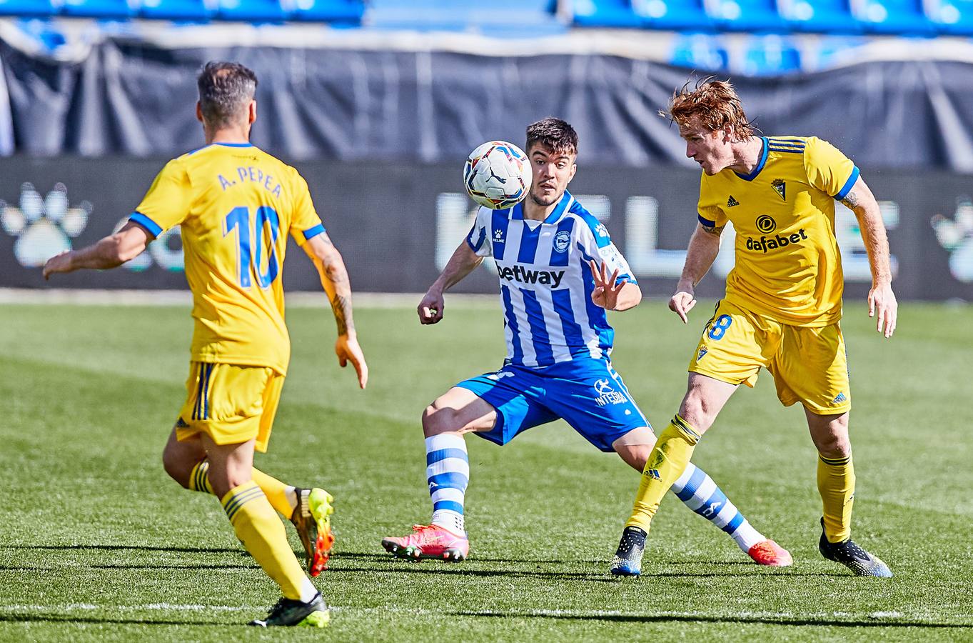 FOTOS: Las imágenes del empate del Cádiz ante el Alavés