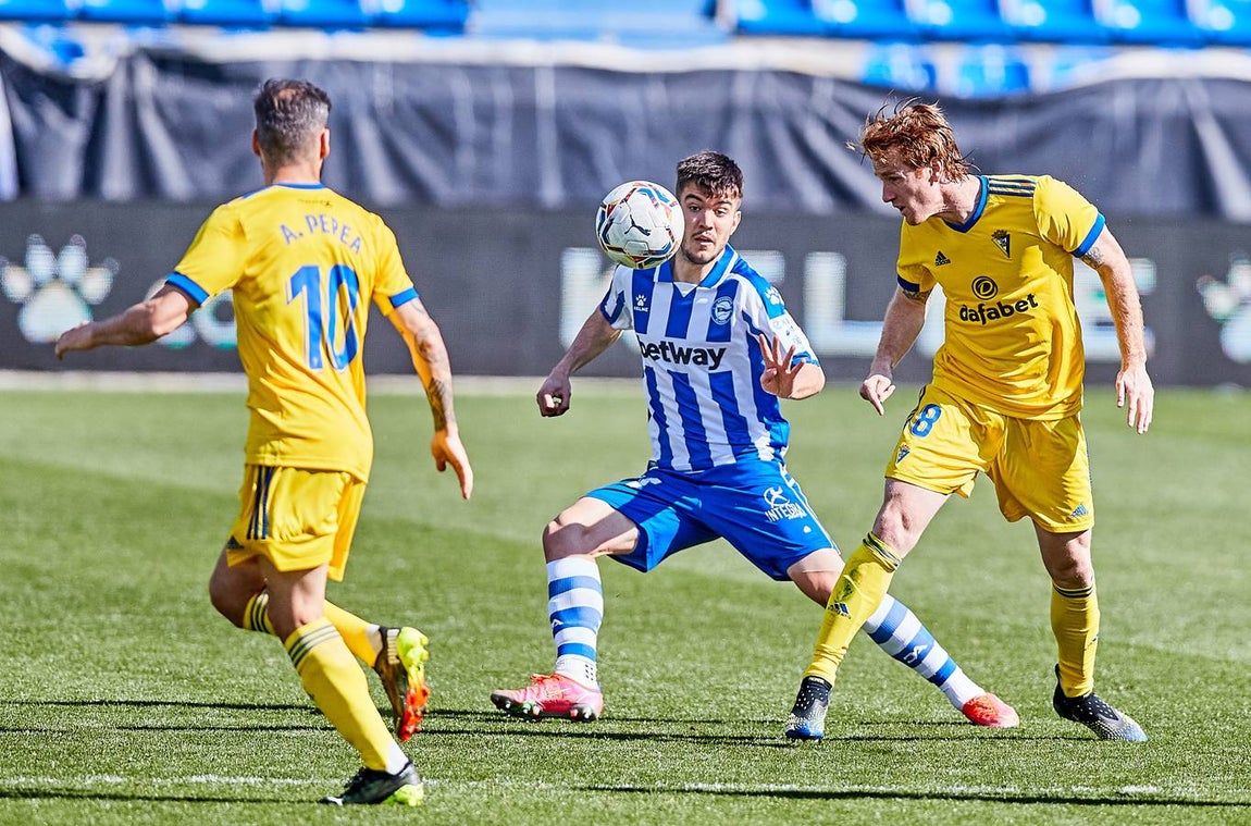 FOTOS: Las imágenes del empate del Cádiz ante el Alavés