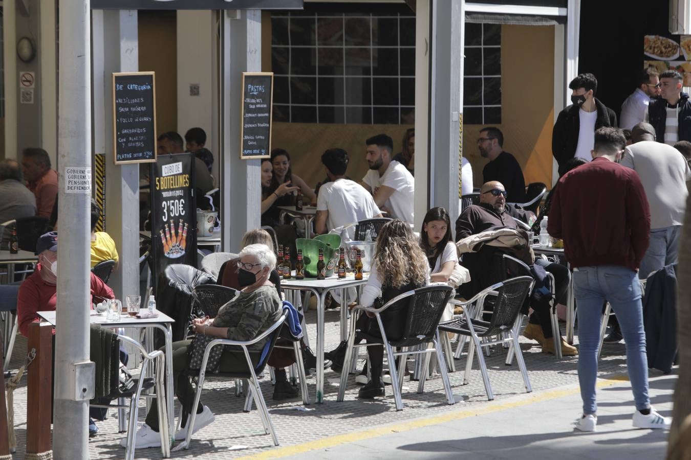 Fotos: ambiente en Cádiz en este primer sábado en el que la provincia está en nivel 2