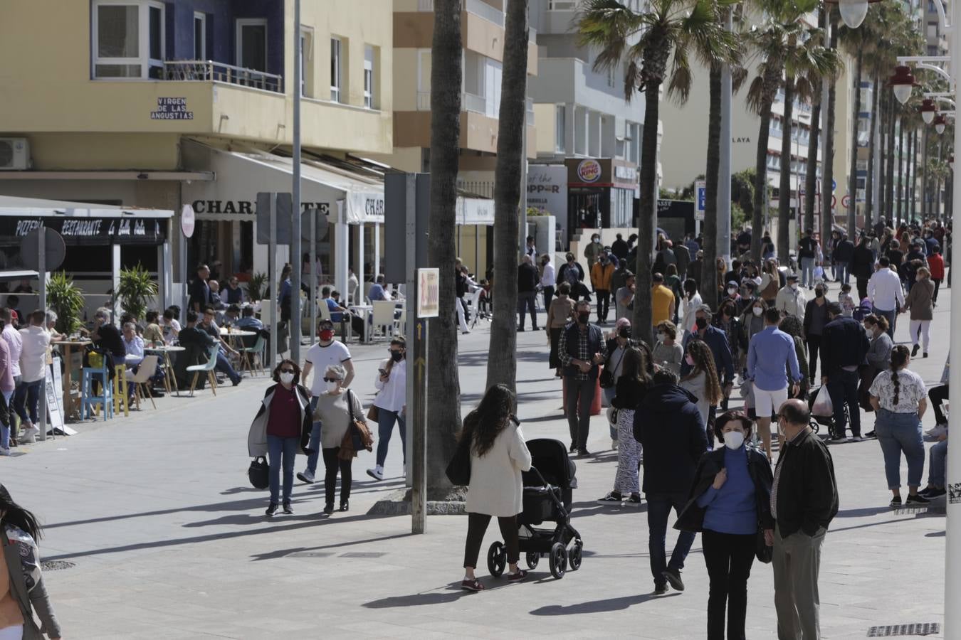 Fotos: ambiente en Cádiz en este primer sábado en el que la provincia está en nivel 2