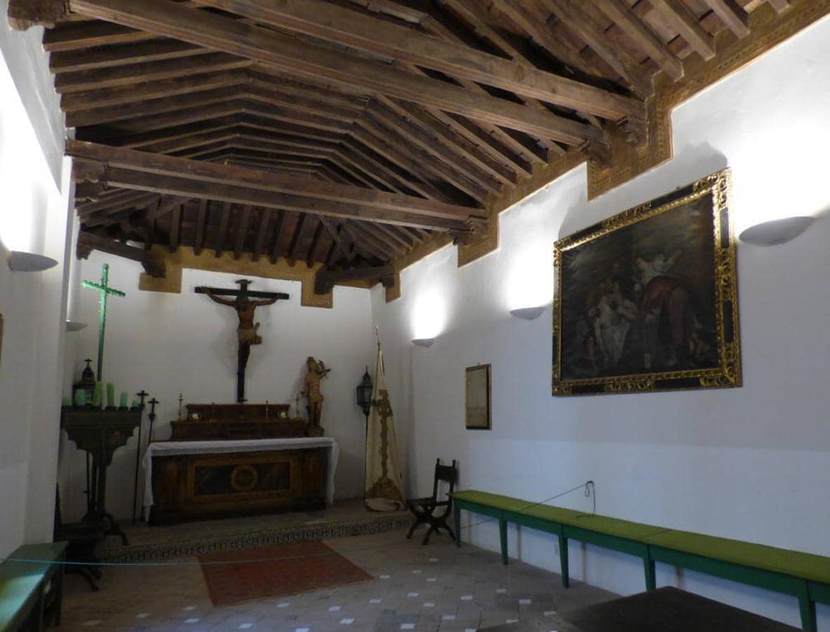 Sala de juntas de la Cofradía de la Santa Caridad en las dependencias de la iglesia de las Santas Justa y Rufina. FOTO RAFAEL DEL CERRO MALAGON. 
