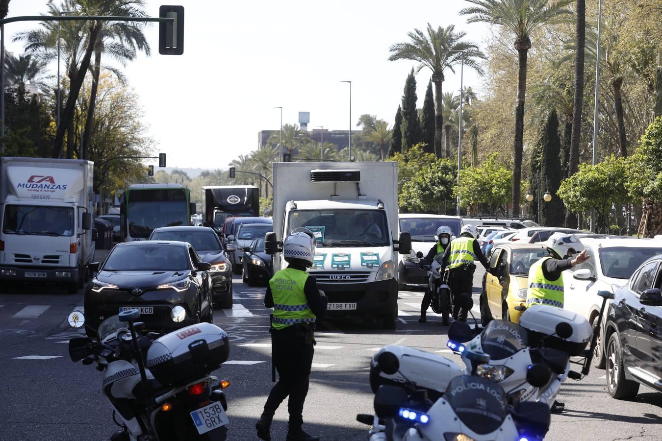 La protesta de los hosteleros de Córdoba, en imágenes