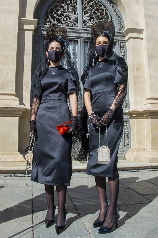 En imágenes, presentación en Sevilla de «La mantilla, del dolor a la alegría»