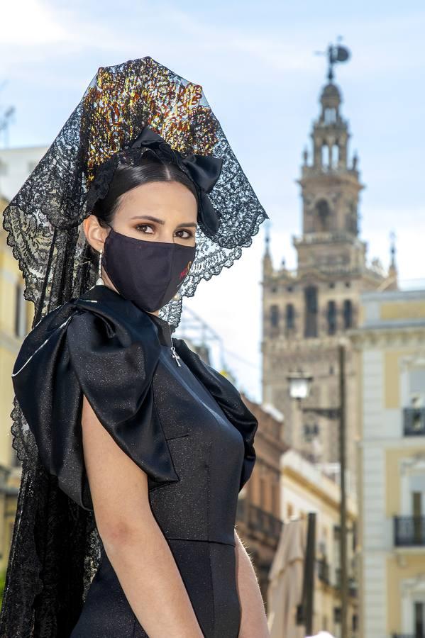 En imágenes, presentación en Sevilla de «La mantilla, del dolor a la alegría»