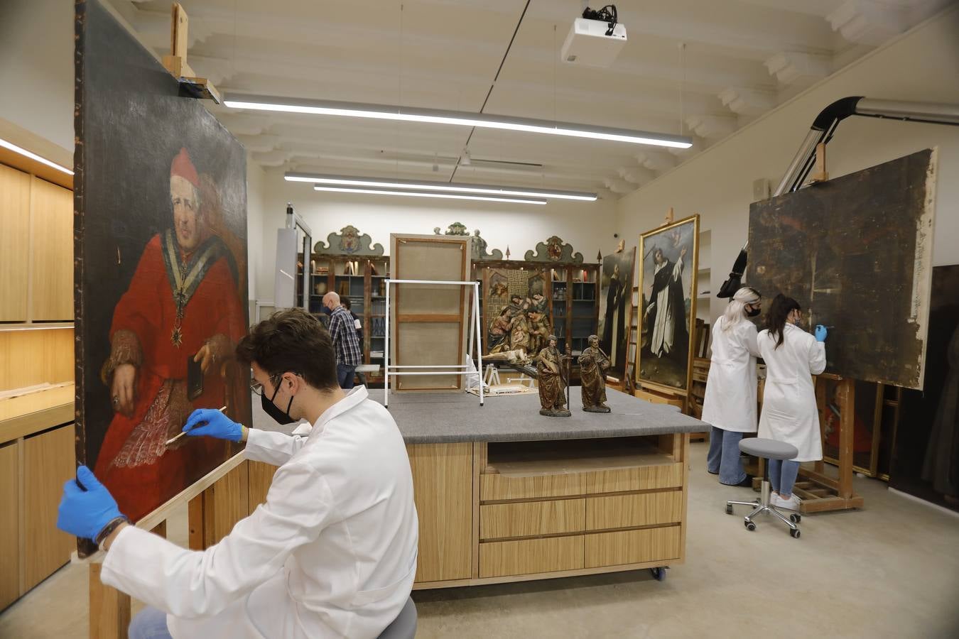 Fotogalería: Restauración de las esculturas y retablos de Santa Clara (I)