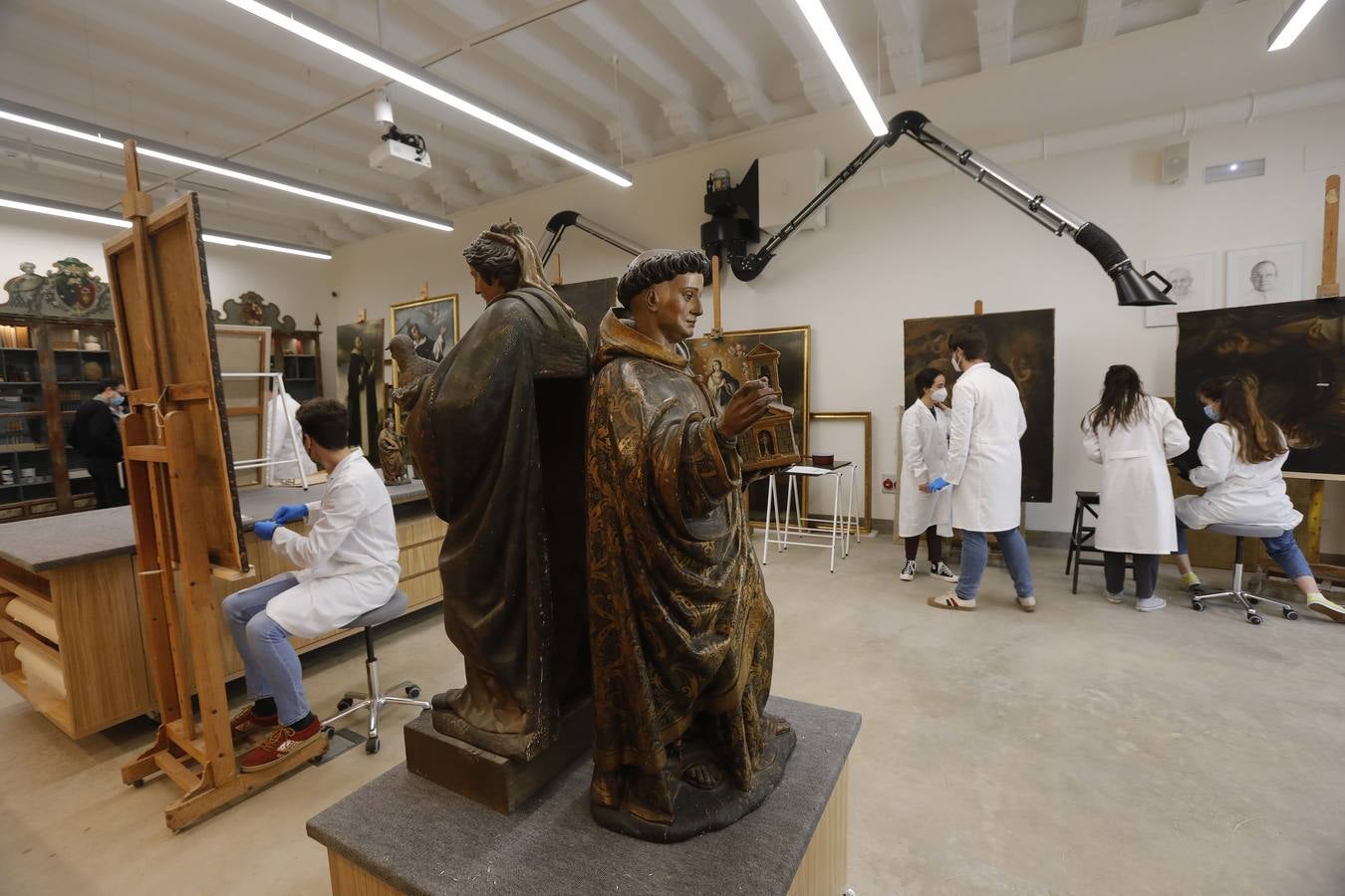 Fotogalería: Restauración de las esculturas y retablos de Santa Clara (I)