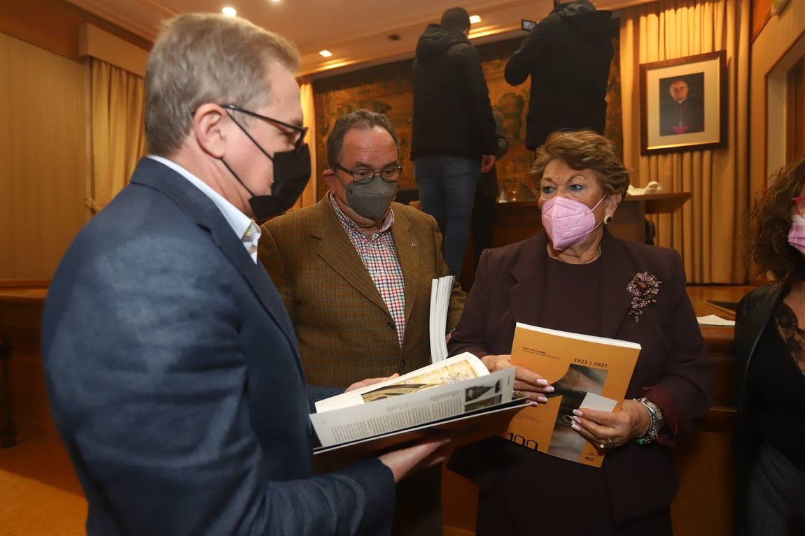 La presentación de la revista &#039;Córdoba Cofrade&#039;, en imágenes