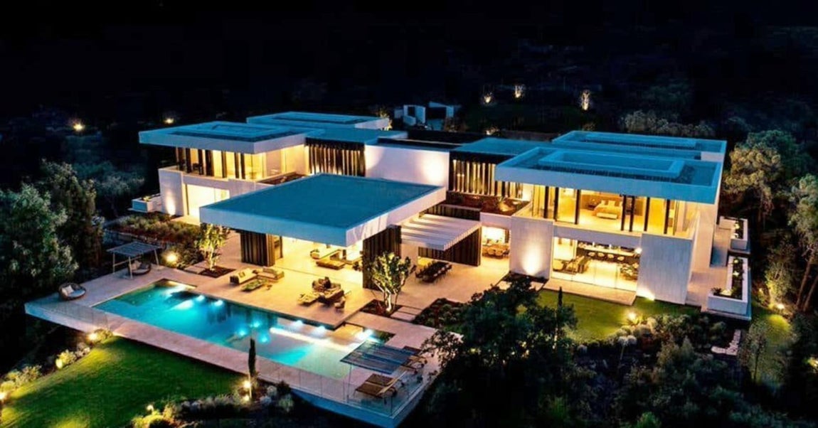Así es por dentro 'El diamante de Marbella'. La propiedad refleja el lujo en estado puro, con una arquitectura contemporánea basada en la construcción ecológica que, además de respetar el medio ambiente, mezcla la extravagancia y el vanguardismo con un acabado exquisito.