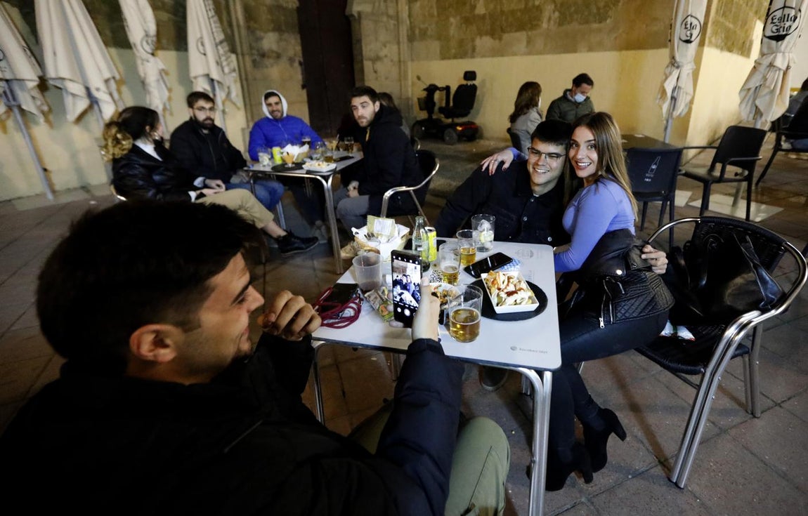 El cierre de la hostelería de Córdoba a las 22.30 horas, en imágenes