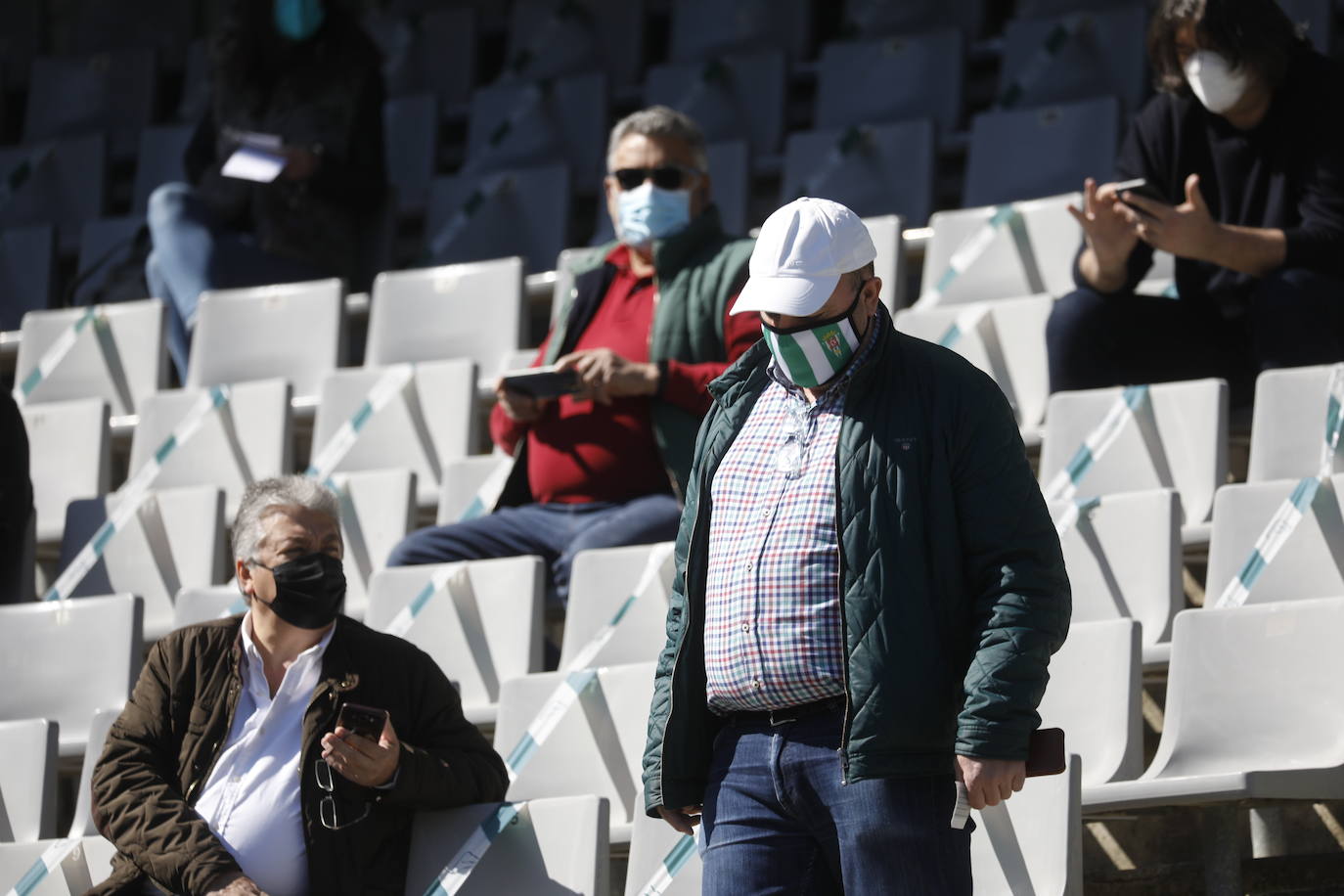 Las mejores imágenes del ambiente en el Córdoba CF - Betis Deportivo